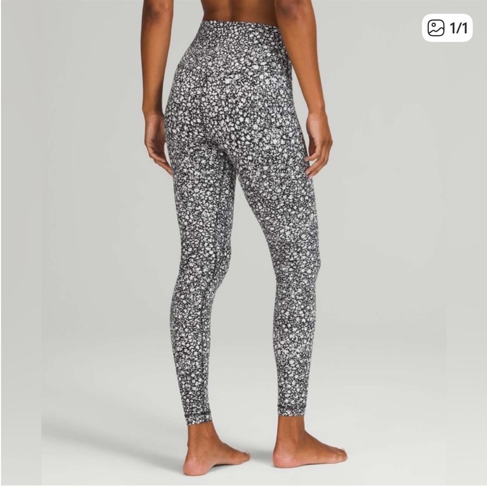 Lululemon Athletica Black and White Patterned Leggings aligns - Picture 1 of 1